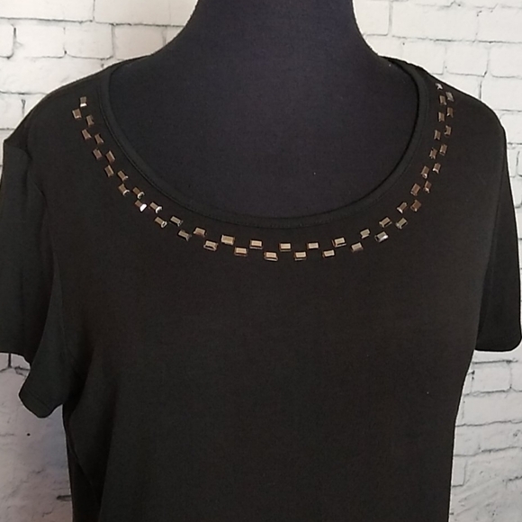 Jacqueline Smith Womens Small Black Studded Round Neck Tee T Shirt Mob Wife - Picture 2 of 9